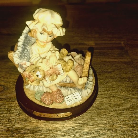 Adeline porcelain - Picture 3 of 3